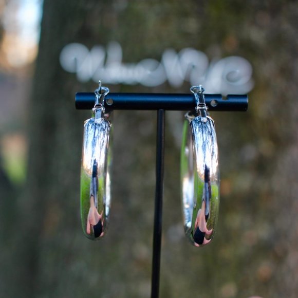 New Large Chunky SILVER simple classic trend hoops - Picture 7 of 13